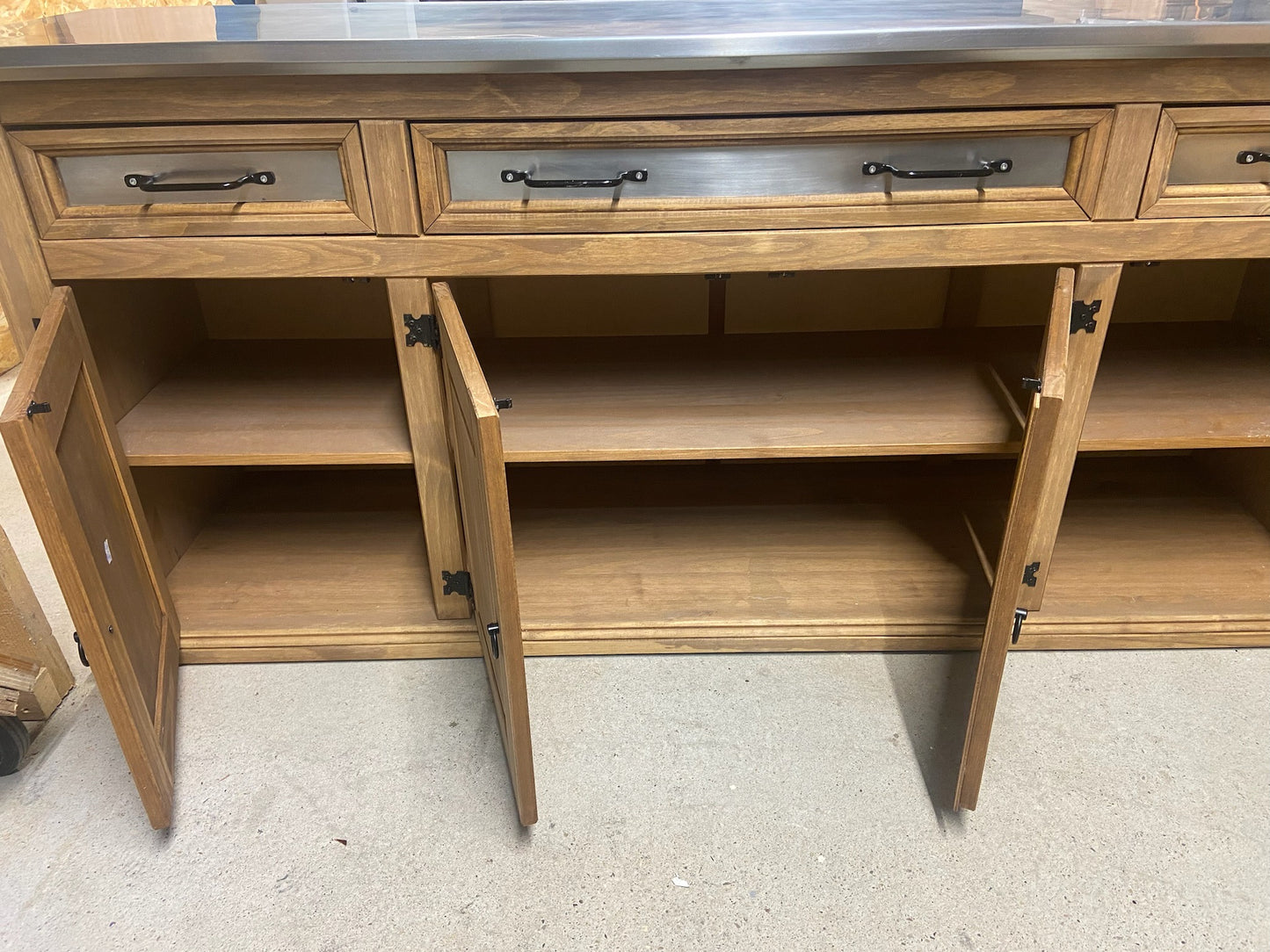 Buffet atelier 4 portes