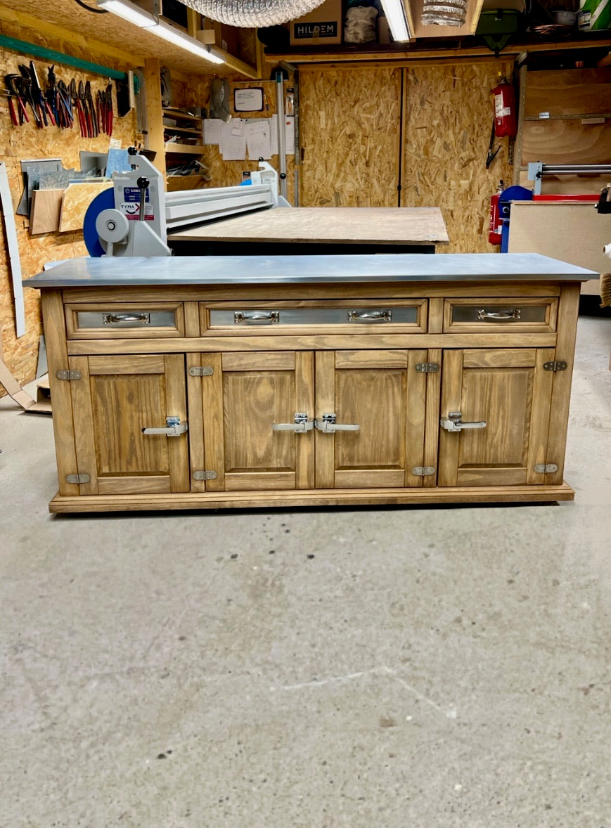 Buffet atelier 4 portes